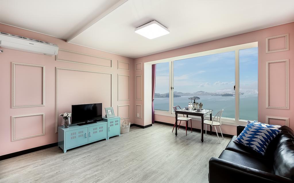Yeosu Blooming Pension Exterior foto