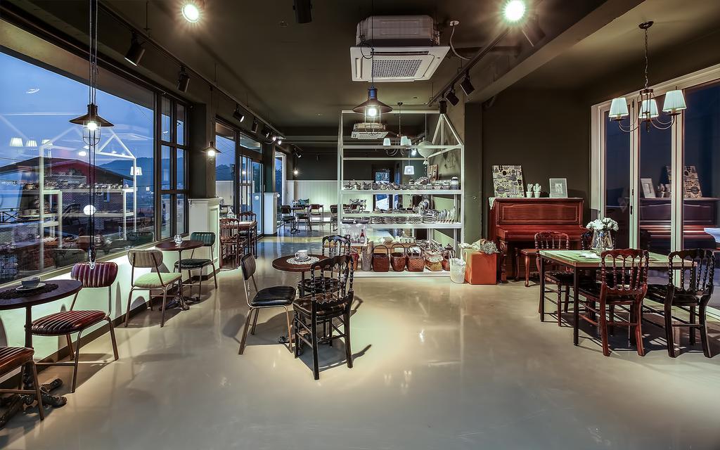 Yeosu Blooming Pension Exterior foto