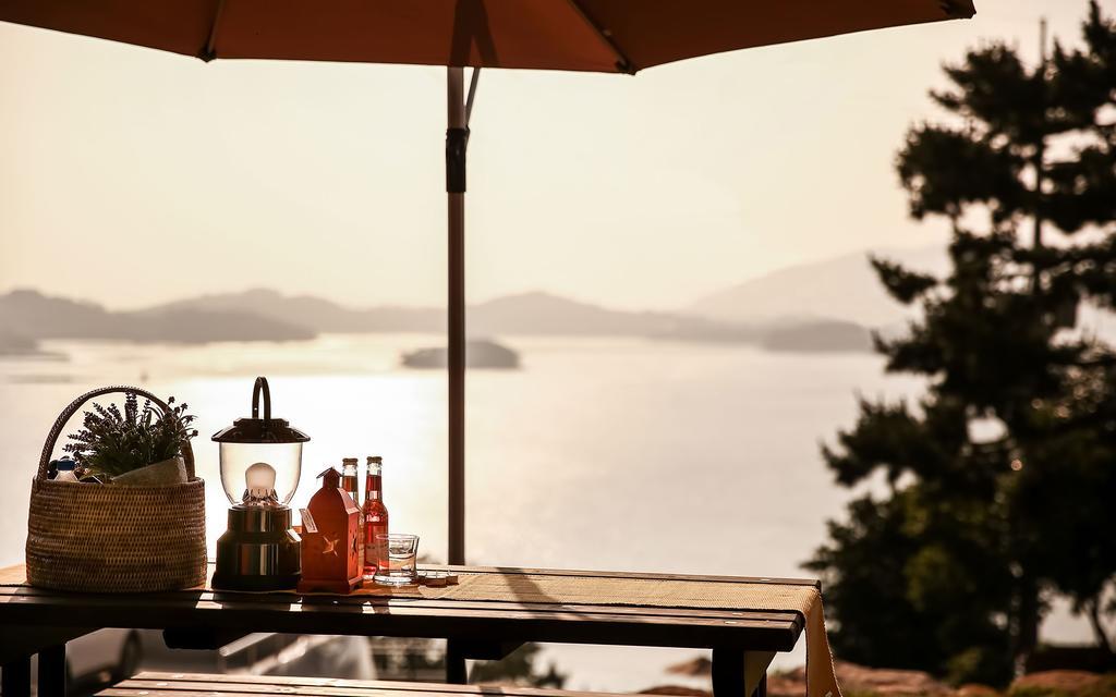Yeosu Blooming Pension Exterior foto
